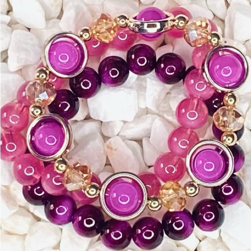 BIN2 $15 GLASS BEADED BRACELETS. Pick a set - Picture 7 of 8